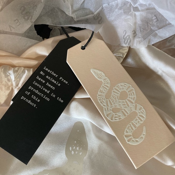 EVVE Milano Chicago Black & White Tote - NWT - Picture 10 of 12